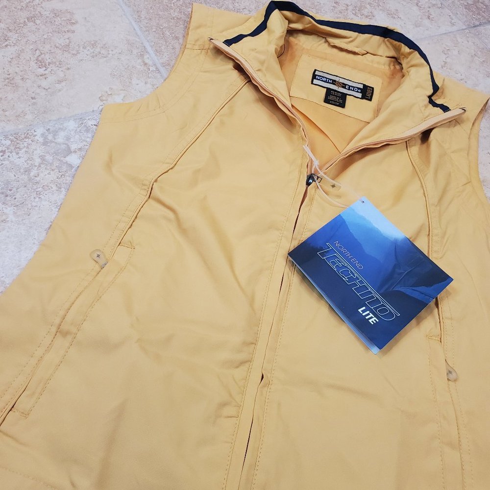 Ladies' Full-Zip Lightweight Wind Vest NWT